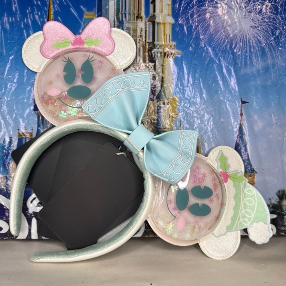 Disney parks x Loungefly Mickey & Minnie Mouse snowmen shaker snowglobe ears NWT